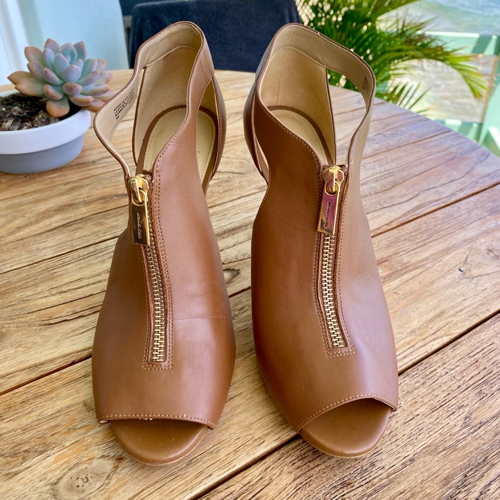 Michael Kors heels. Size 9. Tan